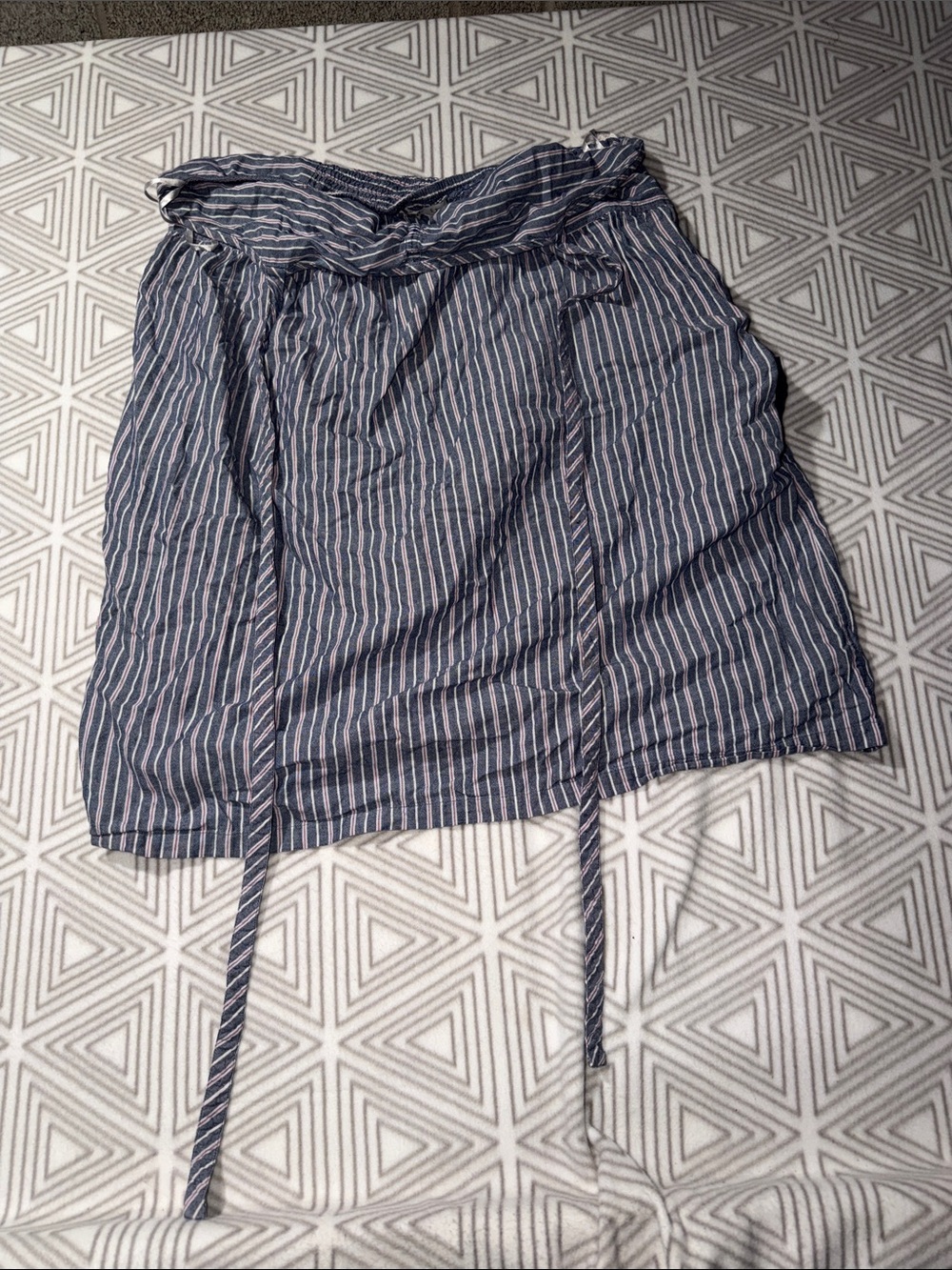 Old Navy‎ Navy and White Vertical-Stripe Tie-Waist Mini Skirt